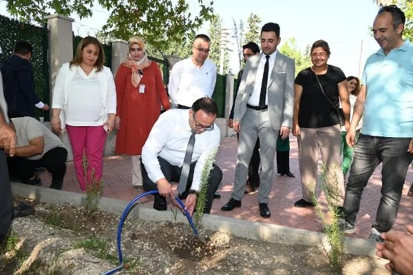 Dünya ruh sağlığı gününde fidanlar toprakla buluşturuldu