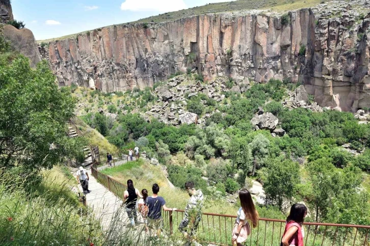 Dünyanın 2. en büyük kanyon vadisine ziyaretçi akını
