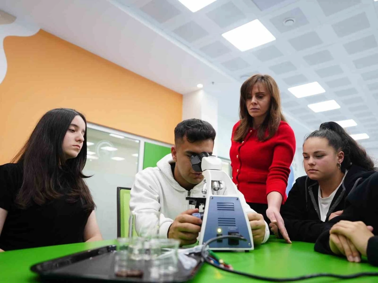 Düzce bilim merkezi, Bolu’dan gelen öğrencileri ağırladı
