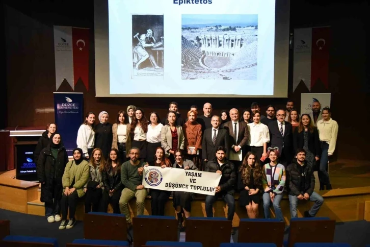 Düzce Üniversitesi’nde dünya felsefe günü
