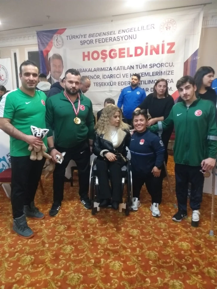 Düzceli iki sporcu para halter milli takım kampında
