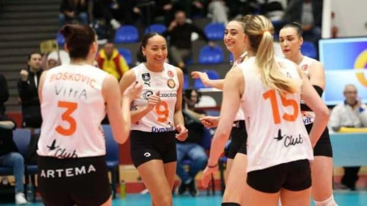 Eczacıbaşı Dynavit, play-off turuna galibiyetle başladı