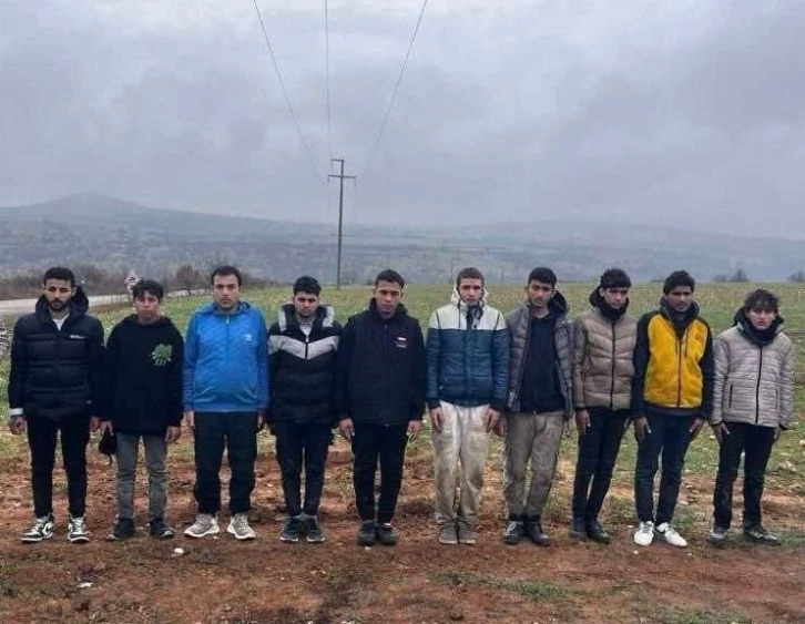 Edirne’de 218 göçmen ve 8 şüpheli organizatör yakalandı
