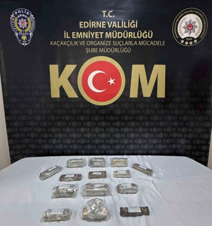 Edirne’de 25 kilo gümrük kaçağı altın ele geçirildi
