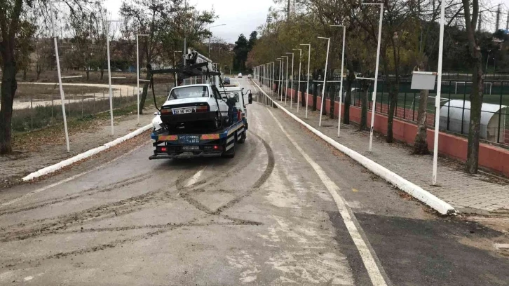 Edirne’de kazaya karışan sürücü otomobiliyle olay yerinden kaçtı: 1 yaralı
