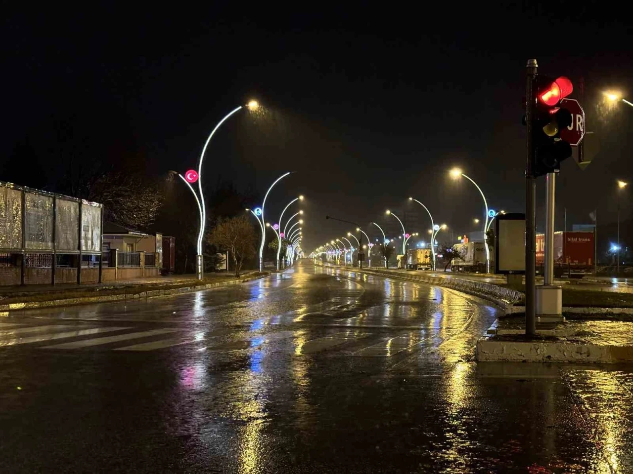 Edirne’de sağanak yağış ve lodos etkili oldu
