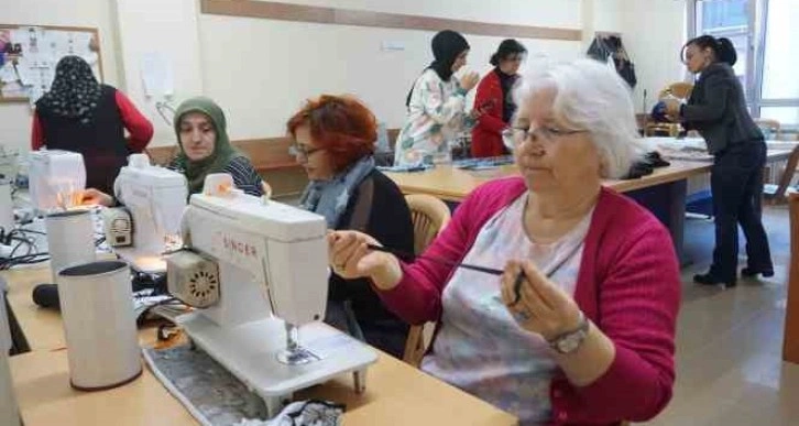 Edirne Halk Eğitim Merkezi’nde üretilen ürünler depremzedelere ulaştırılacak