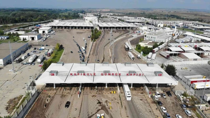 Edirne Kapıkule’deki su baskının ardından temizlik çalışmalarına başlandı
