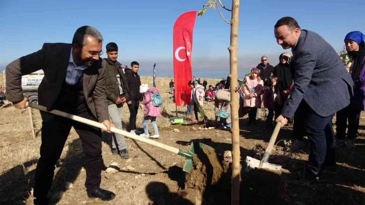 Edremit’te "Milli Ağaçlandırma Günü” seferberliği
