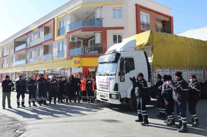 Efeler’den deprem bölgesine yardımlar devam ediyor
