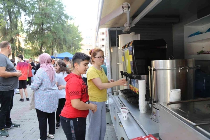 Efeler’den LGS’ye giren öğrencilere destek
