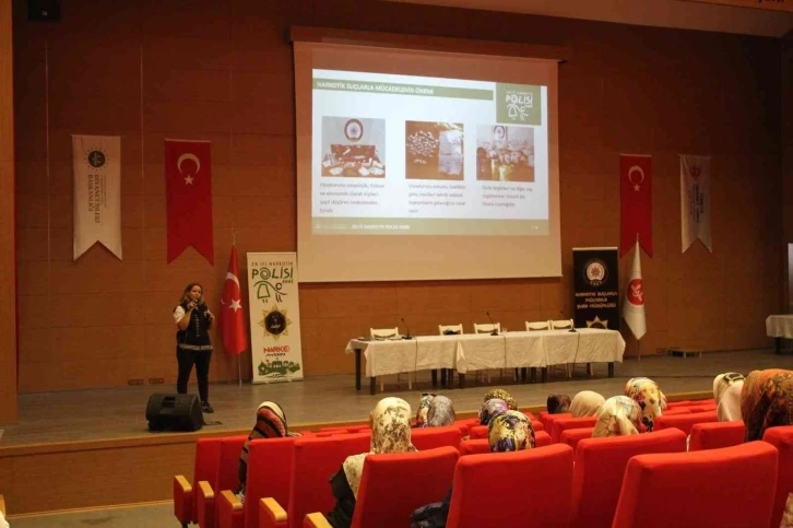 Efeler İlçe Müftülüğü’nden ’En İyi Narkotik Polisi Anne’ semineri
