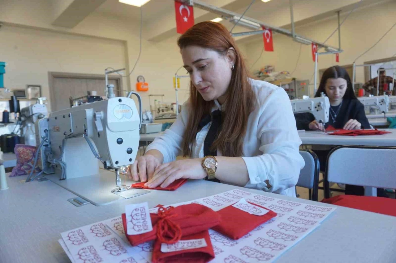 Efsane renk ’Edirne kırmızısı’ öğrencilerin elinde hayat buluyor
