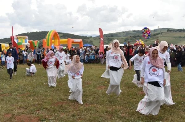 Eğirdir'de Gül Hasadı ve Uçurtma Şenliği