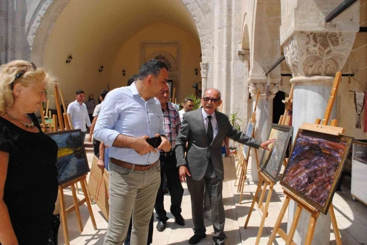 Eğirdir’de “Teke Yöresi Esintisi” yağlı boya resim sergisi açıldı
