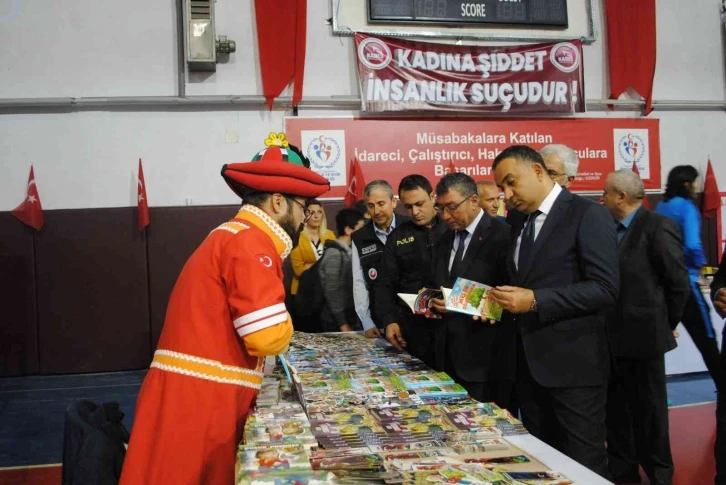 Eğirdir Kitap Şenliği kapılarını ziyaretçilere açtı
