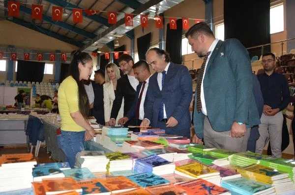 Eğitim Şenliği Kitap Fuarı ile başladı