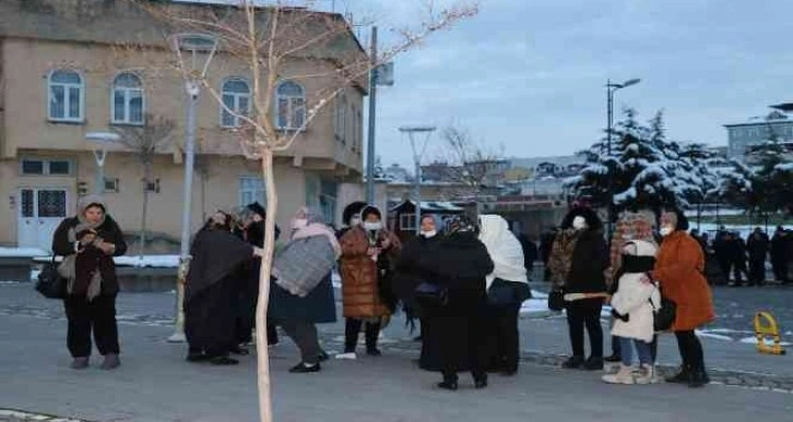 Eksi 7 derecede ışık hadisesini izlemek için Siirt’te toplandılar