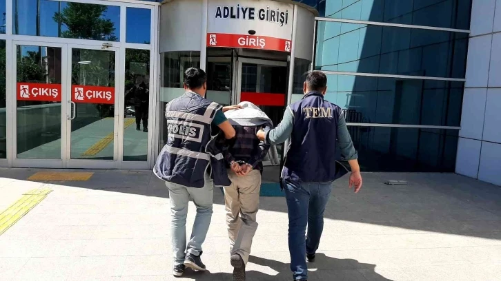 El-Kaide üyesi olduğu iddia edilen şahıs yasa dışı yollardan ülkeye girerken yakalandı
