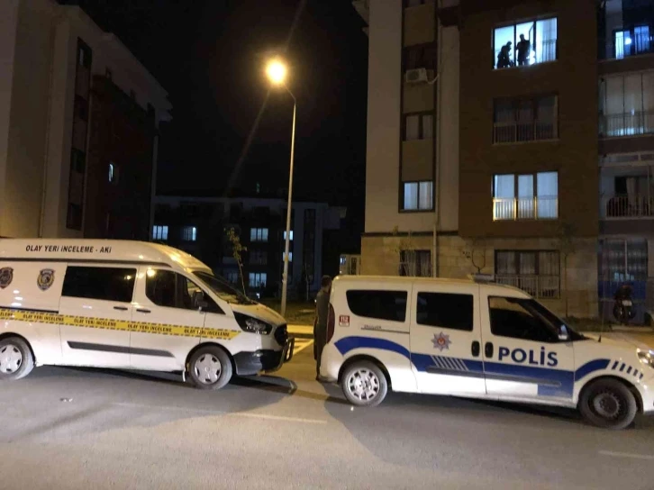 Elazığ’da 4’üncü kattan düşen kadın yaralandı
