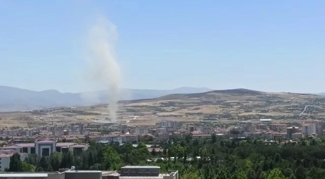 Elazığ’da çıkan hortum korkuttu
