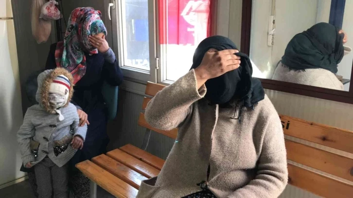 Elazığ’da dilenci operasyonu: Kimi gazetecilere tepki gösterdi, kimi kendini yerlere attı
