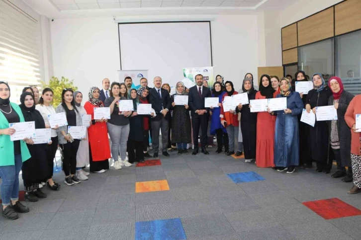 Elazığ’da  genç çiftçilere sertifikaları verildi
