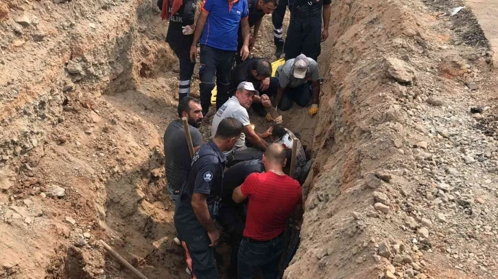 Elazığ’da göçük altında kalan işçi için ekipler seferber oldu
