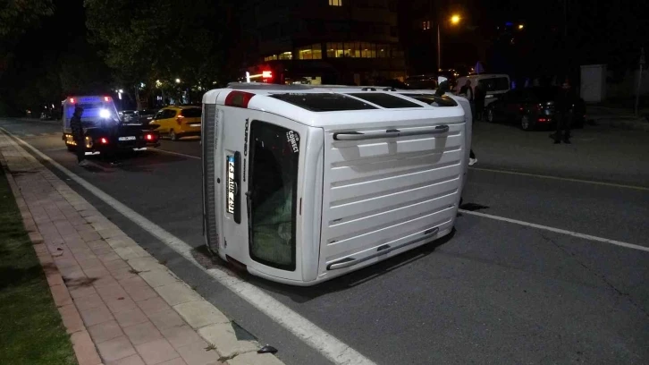 Elazığ’da hafif ticari araç yan yattı: 1 yaralı
