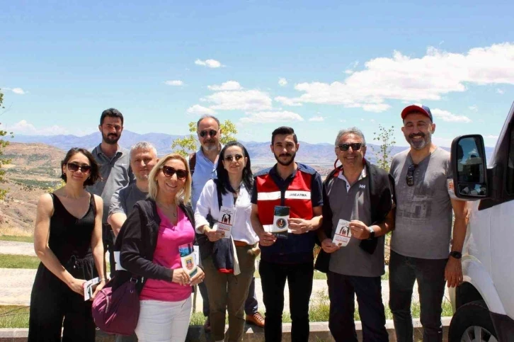 Elazığ’da jandarma ekiplerinden vatandaşlara ‘Siber farkındalık’ eğitimi
