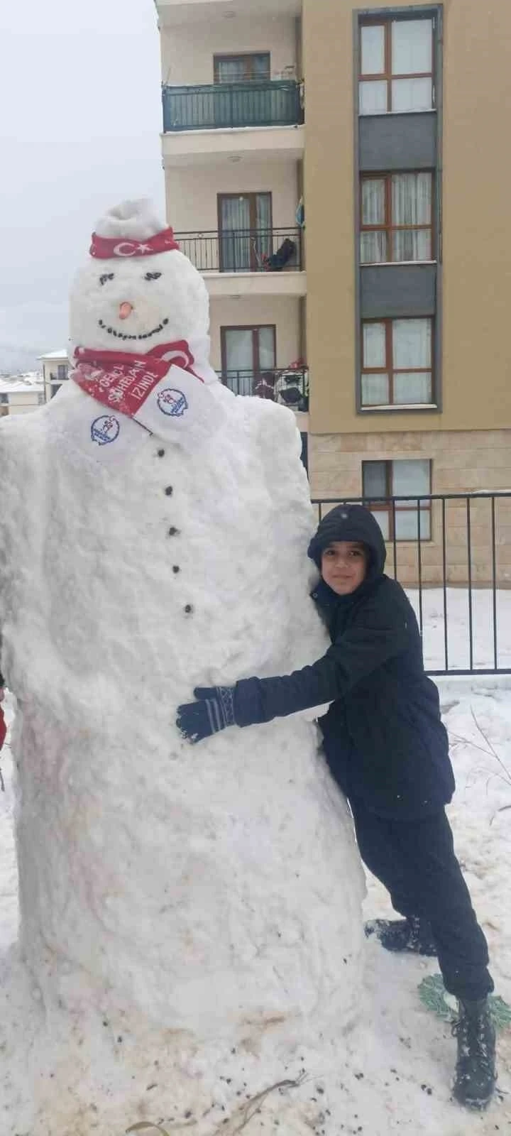 Elazığ’da  kardan adamlar yerlerini aldı
