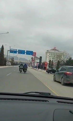 Elazığ’da kuryelerin tehlikeli yolculuğu
