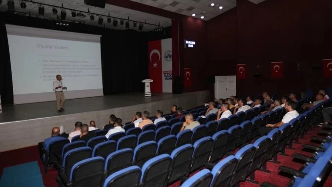 Elazığ’da otobüs şoförlerine eğitim verildi
