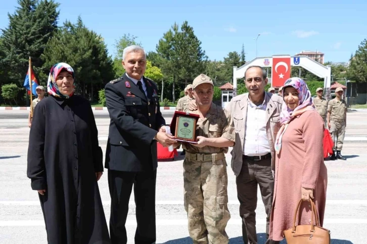 Elazığ’da özel birey asker olmanın gururunu yaşadı
