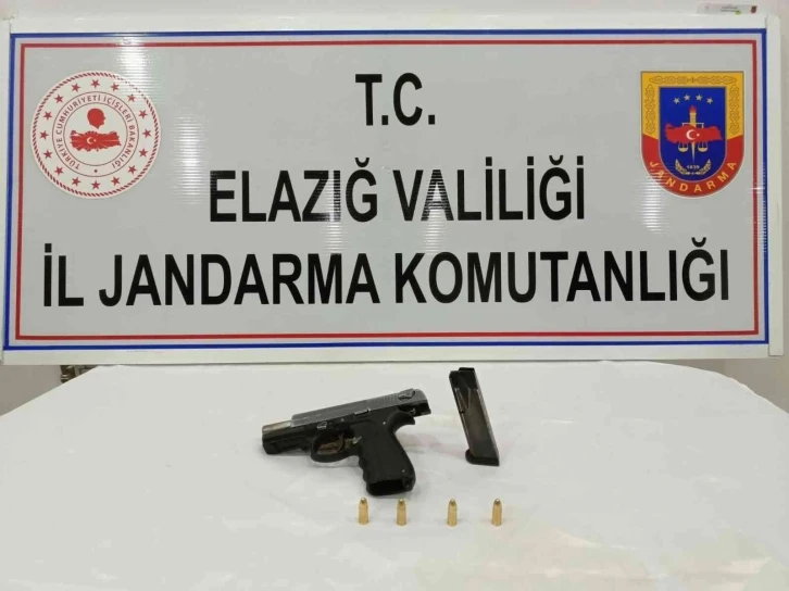 Elazığ’da ruhsatsız tabanca ele geçirdi
