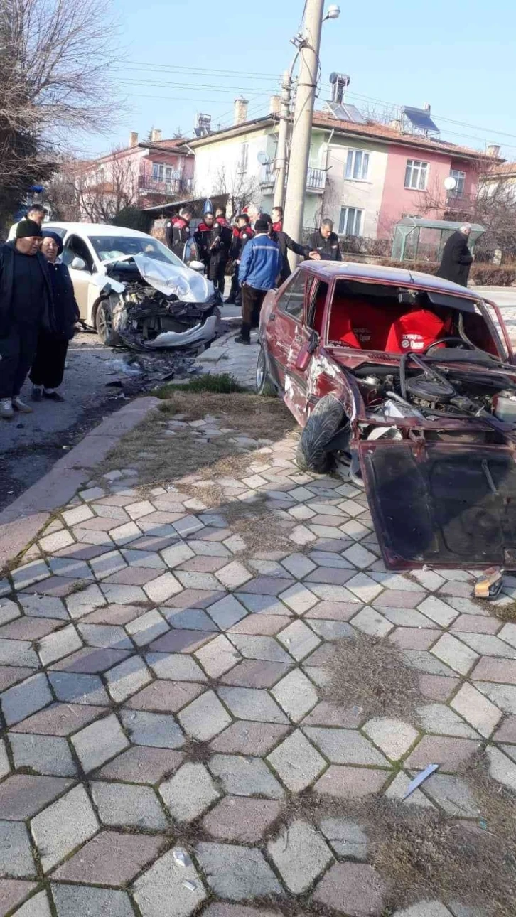 Elazığ’da trafik kazası:2 yaralı
