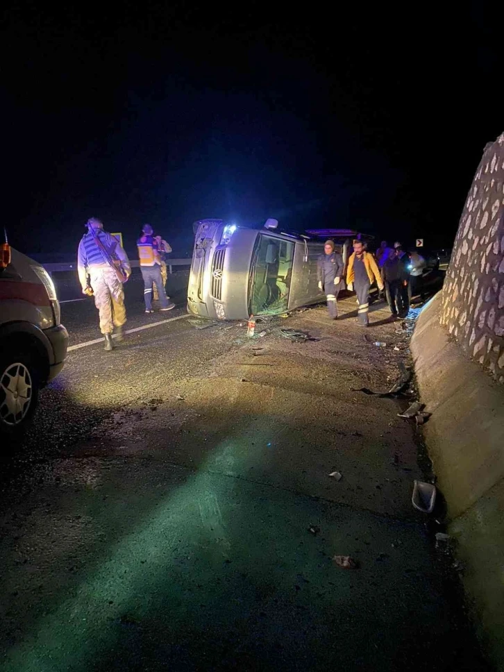 Elazığ’da transit yan yattı: 4 yaralı
