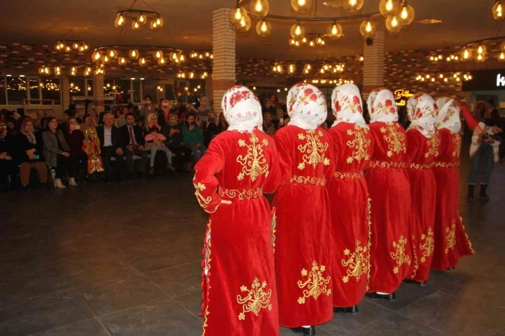 Elazığ’da üniversiteli öğrenciler yöresel yemeklerle buluştu
