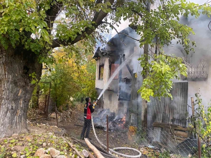 Elazığ’da yangın: 1 yaralı
