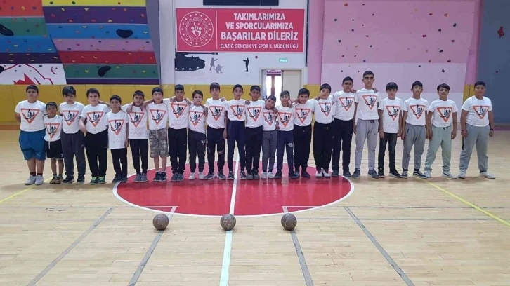 Elazığ GSB hentbol takımları çalışmalara başladı
