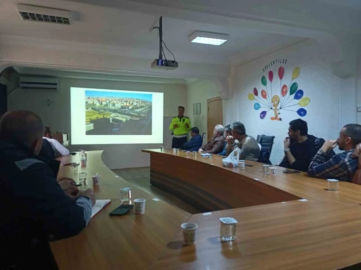 Elazığ polis ekipleri tarafından sürücülere eğitim verildi
