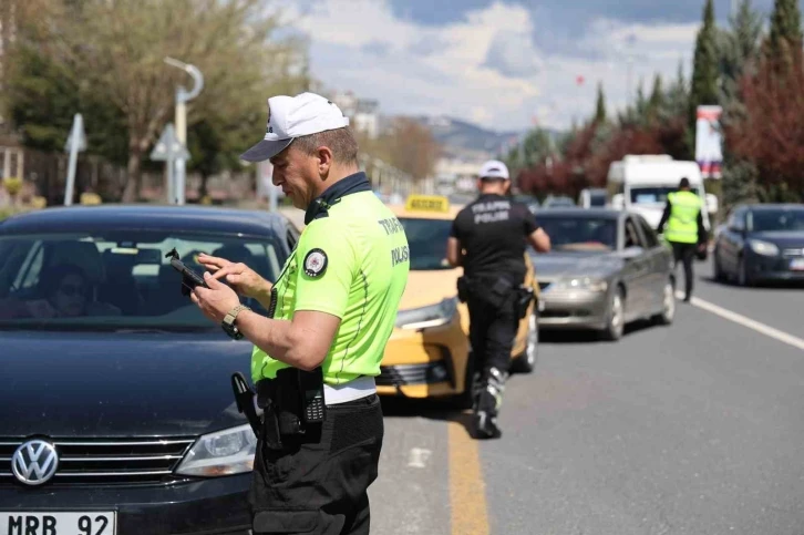 Elazığ polisinden bayram denetimi
