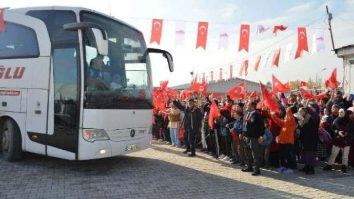 Elazığ’a getirilen 88 Ahıska Türkü, ailelerine kavuştu