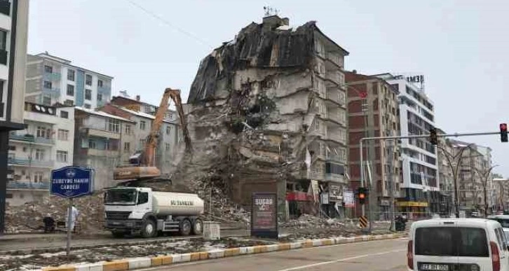 Elazığ’da ağır hasarlı bina sayısı bin 36’ya çıktı