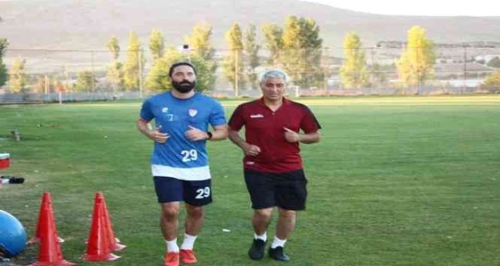 Elazığspor’un 39 yaşındaki kaptanı Yiğitcan, yıllara meydan okuyor