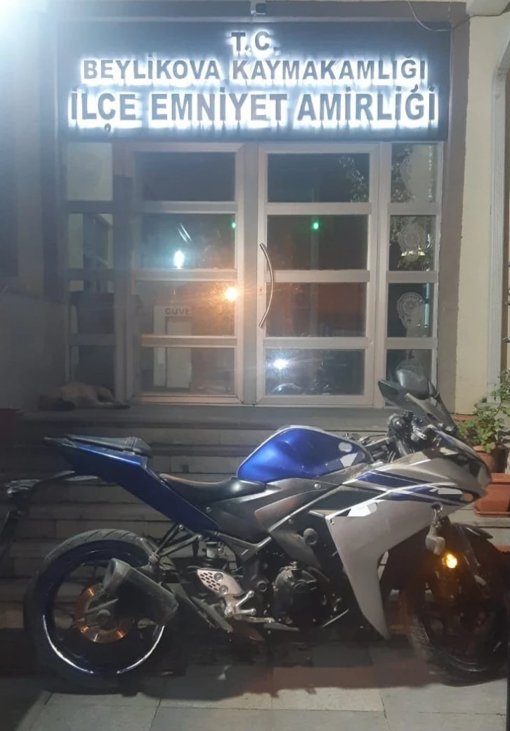 Ele geçirilen çalıntı motosiklet sahibine teslim edildi
