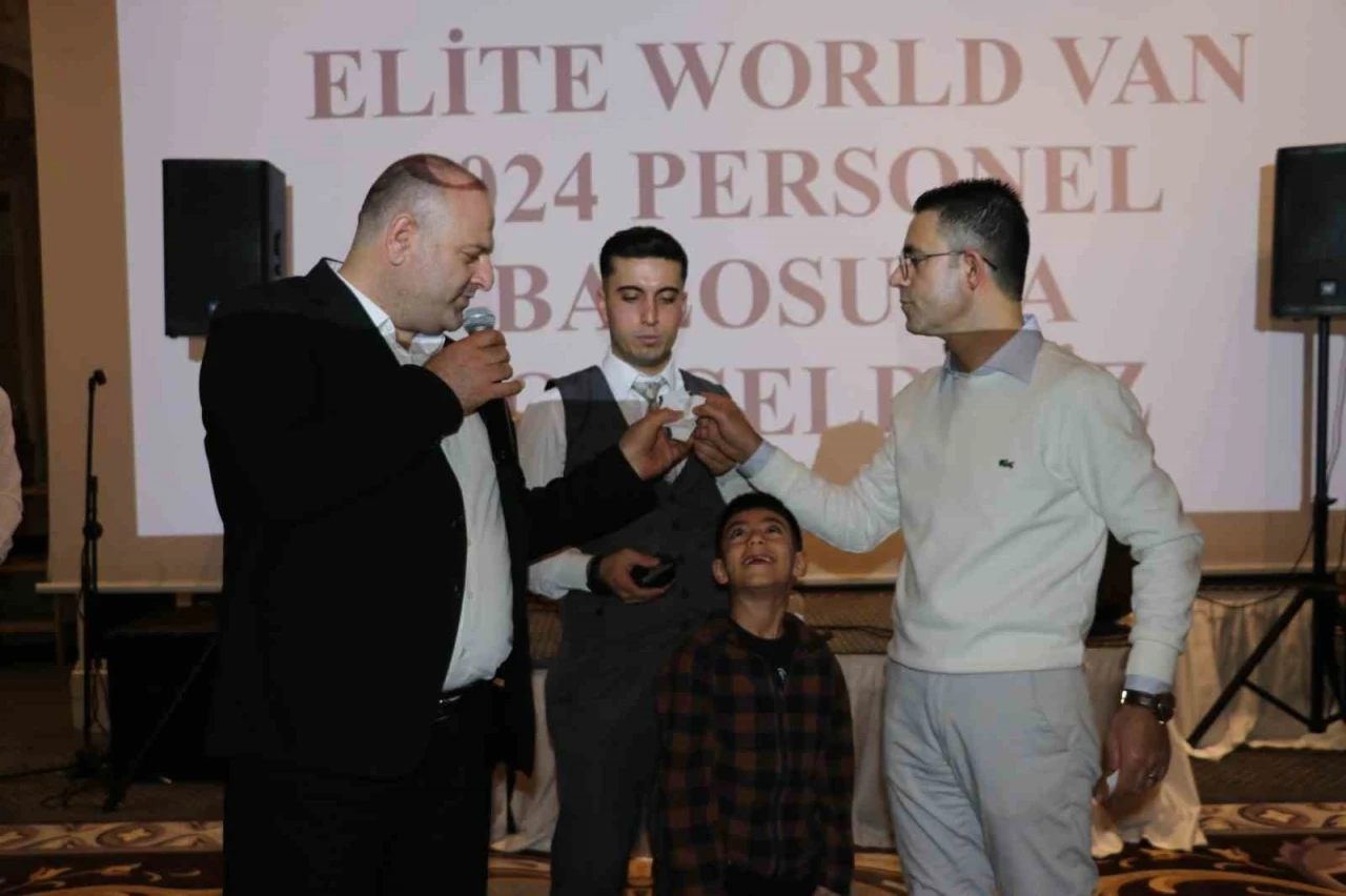 Elite World Van Hotel’den personel gecesi
