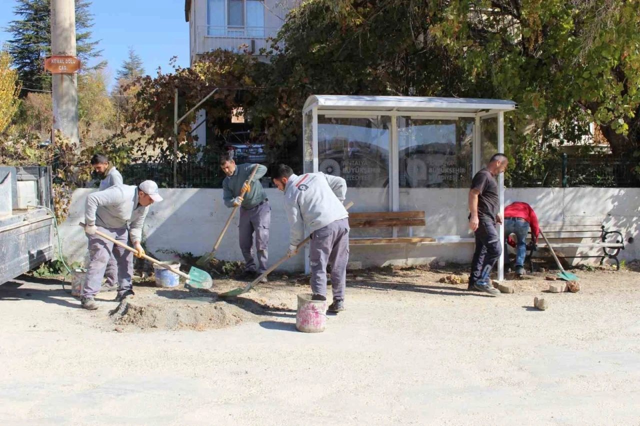 Elmalı’nın dört mahallesine otobüs durağı
