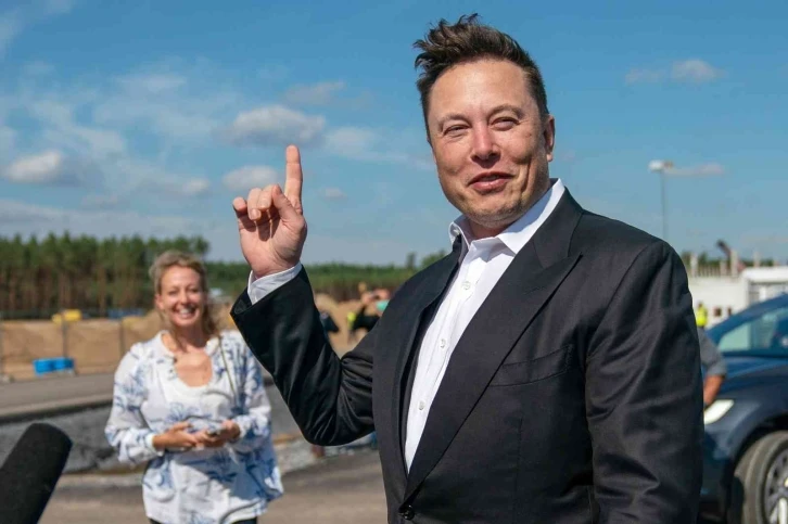 Elon Musk, Twitter’ı 44 milyar dolara satın almak için anlaştı
