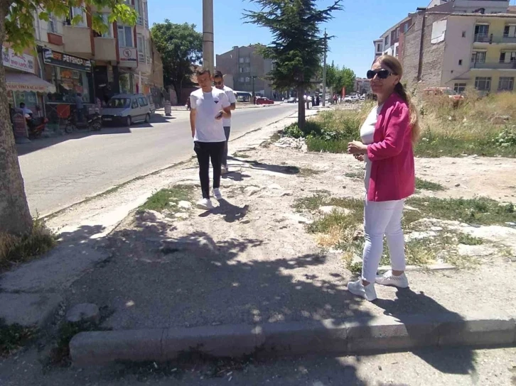 Emek mahallesi sorunlarına çözüm bekliyor
